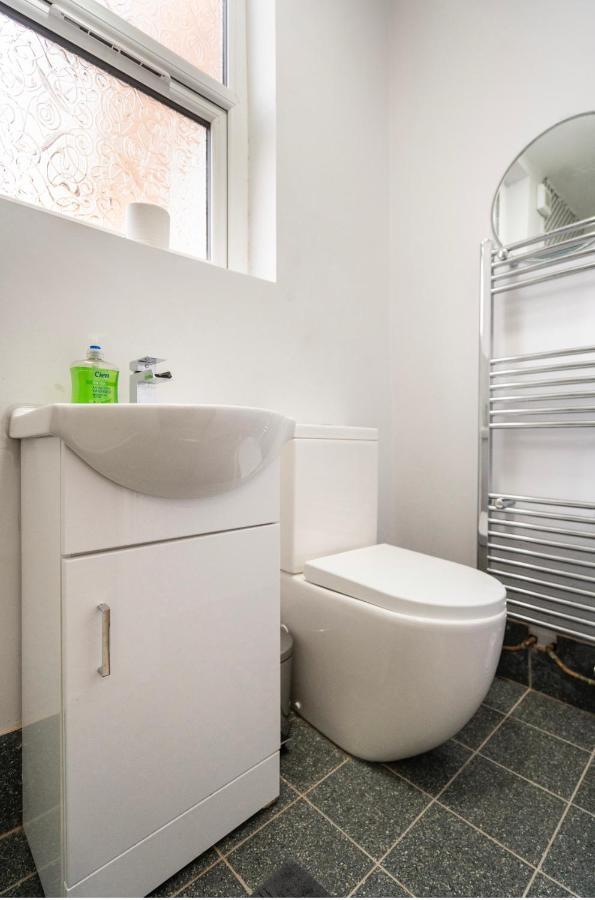Luxury Flat In Moseley With Free Parking Apartment เบอร์มิงแฮม ภายนอก รูปภาพ